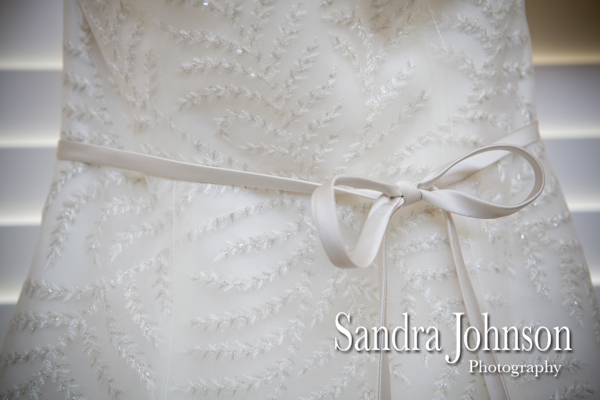 Best Lakeside wedding at Paradise Cove in Orlando, Florida - Wedding photographer - Sandra Johnson (SJFoto.com)